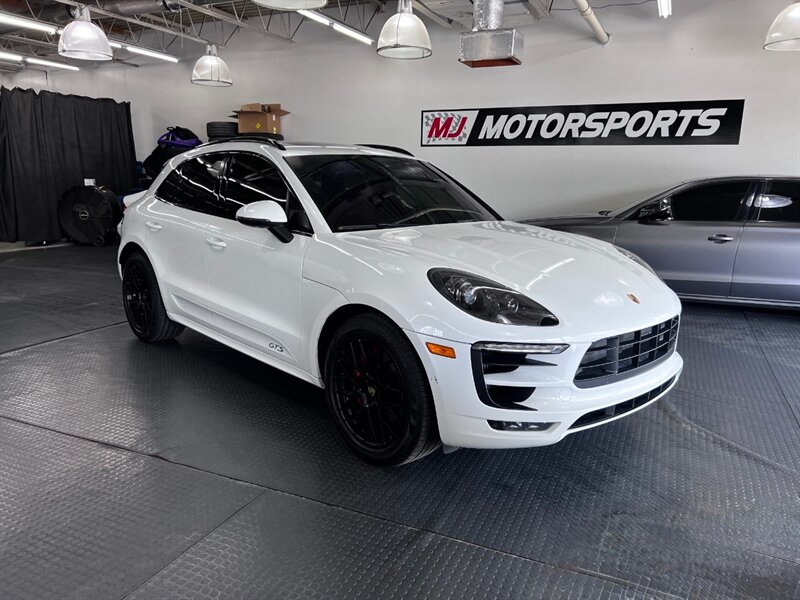2017 Porsche Macan GTS  