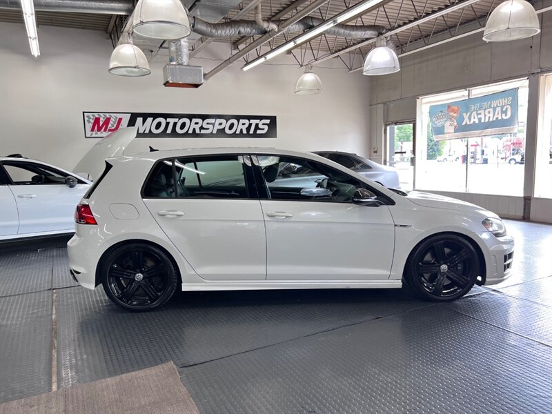 2016 Volkswagen Golf R 4Motion photo 8