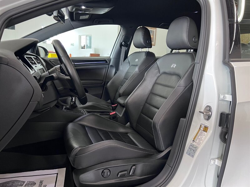 2016 Volkswagen Golf R 4Motion photo 14
