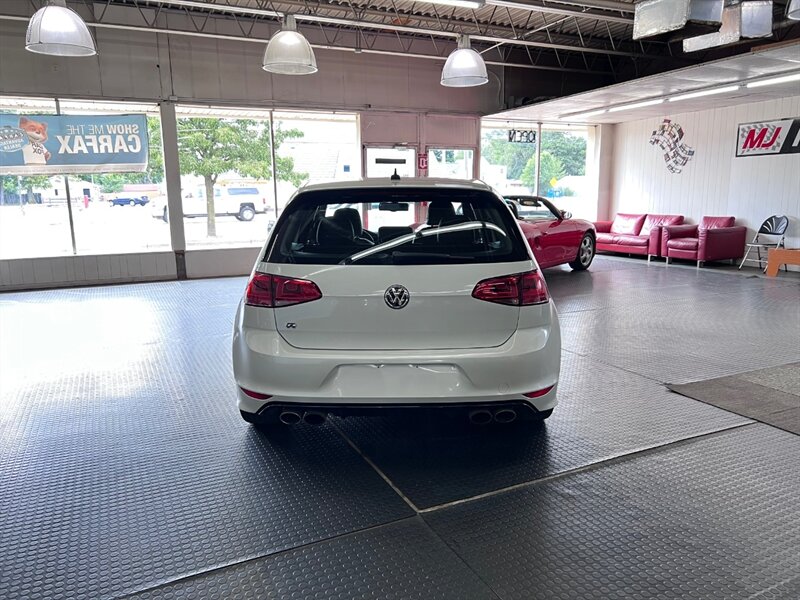 2016 Volkswagen Golf R 4Motion photo 5
