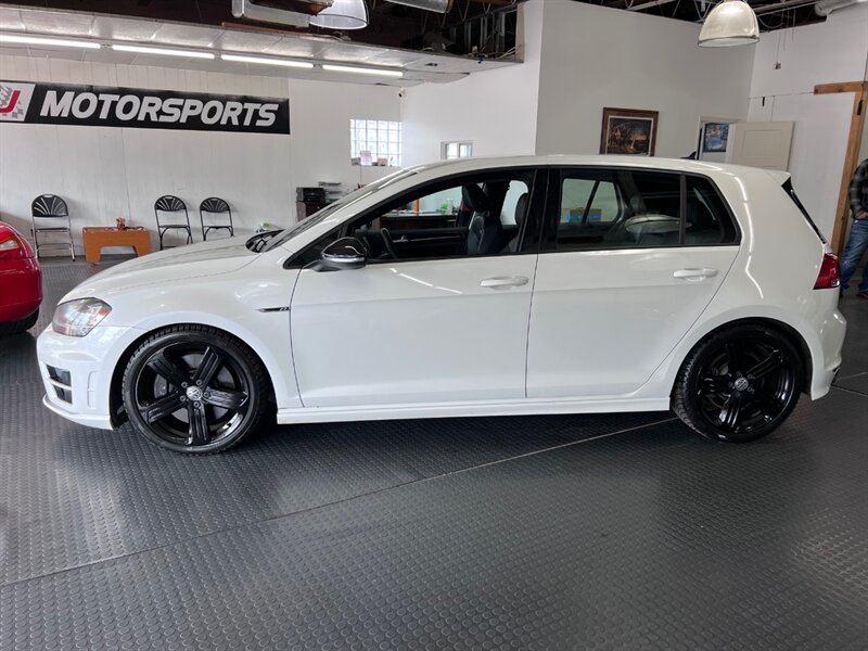 2016 Volkswagen Golf R 4Motion photo 3