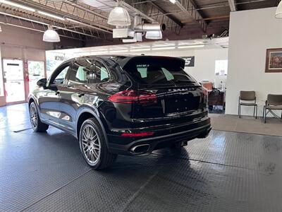 2016 Porsche Cayenne   - Photo 6 - Grand Rapids, MI 49548