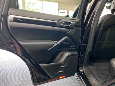 2016 Porsche Cayenne   - Photo 49 - Grand Rapids, MI 49548