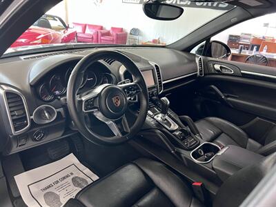 2016 Porsche Cayenne   - Photo 16 - Grand Rapids, MI 49548