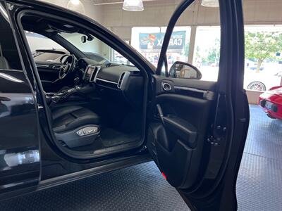 2016 Porsche Cayenne   - Photo 39 - Grand Rapids, MI 49548