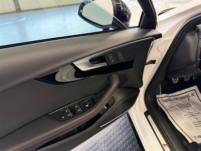 2018 Audi A4 2.0T quattro Premium Plus - Photo 12 - Grand Rapids, MI 49548