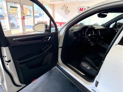 2017 Porsche Macan S - Photo 14 - Grand Rapids, MI 49548