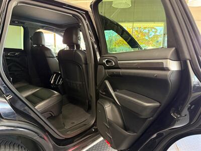 2018 Porsche Cayenne Turbo   - Photo 37 - Grand Rapids, MI 49548