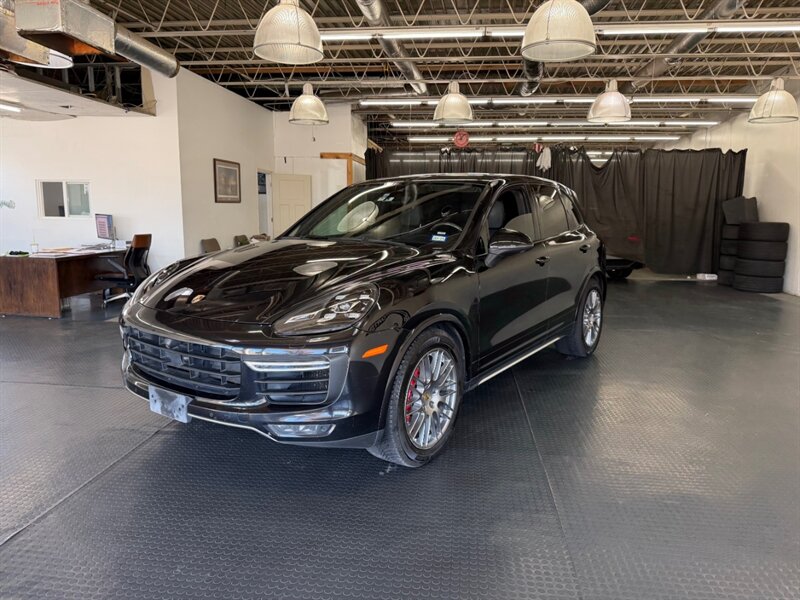 2018 Porsche Cayenne Turbo photo 2
