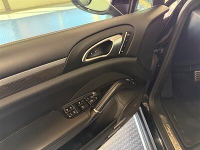 2018 Porsche Cayenne Turbo   - Photo 13 - Grand Rapids, MI 49548