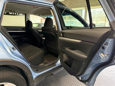 2012 Subaru Outback 2.5i Premium - Photo 32 - Grand Rapids, MI 49548