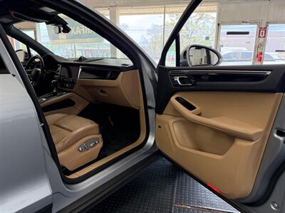 2020 Porsche Macan   - Photo 34 - Grand Rapids, MI 49548