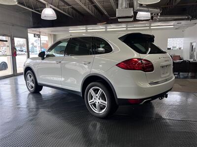 2013 Porsche Cayenne S   - Photo 9 - Grand Rapids, MI 49548