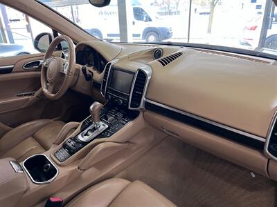 2013 Porsche Cayenne S   - Photo 70 - Grand Rapids, MI 49548