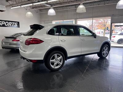 2013 Porsche Cayenne S   - Photo 3 - Grand Rapids, MI 49548