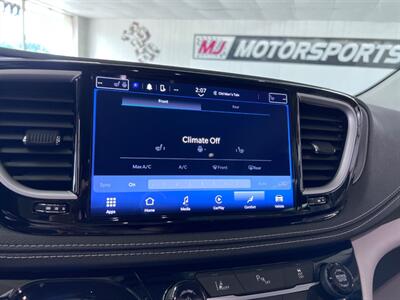 2022 Chrysler Pacifica Hybrid Touring L   - Photo 48 - Grand Rapids, MI 49548