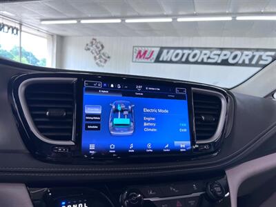 2022 Chrysler Pacifica Hybrid Touring L   - Photo 47 - Grand Rapids, MI 49548