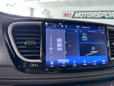 2022 Chrysler Pacifica Hybrid Touring L   - Photo 45 - Grand Rapids, MI 49548