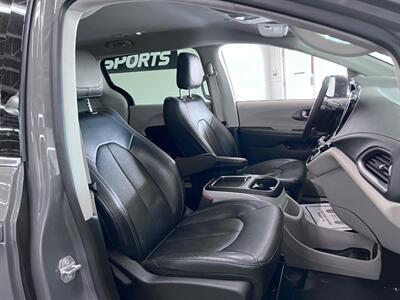 2022 Chrysler Pacifica Hybrid Touring L   - Photo 56 - Grand Rapids, MI 49548