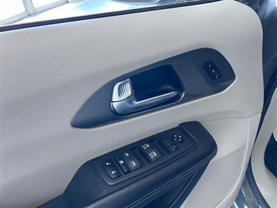 2022 Chrysler Pacifica Hybrid Touring L   - Photo 29 - Grand Rapids, MI 49548