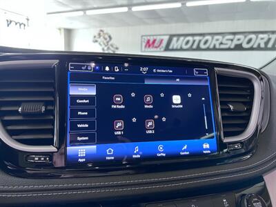 2022 Chrysler Pacifica Hybrid Touring L   - Photo 50 - Grand Rapids, MI 49548