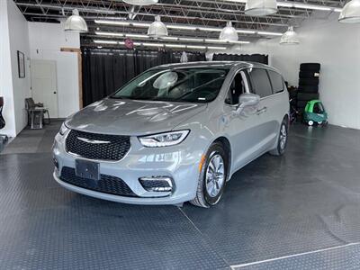 2022 Chrysler Pacifica Hybrid Touring L   - Photo 20 - Grand Rapids, MI 49548