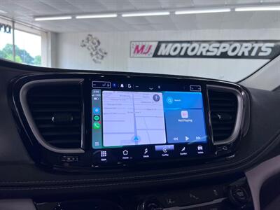 2022 Chrysler Pacifica Hybrid Touring L   - Photo 43 - Grand Rapids, MI 49548