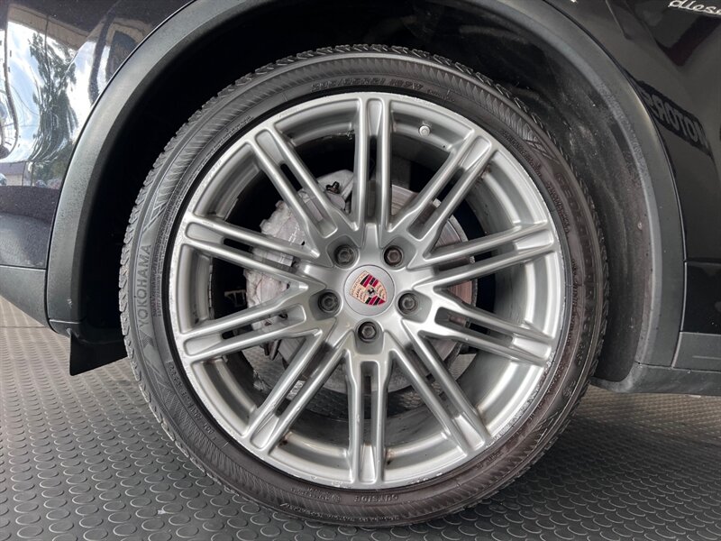 2014 Porsche Cayenne Platinum Edition Diesel photo 18