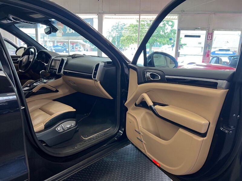 2014 Porsche Cayenne Platinum Edition Diesel photo 37