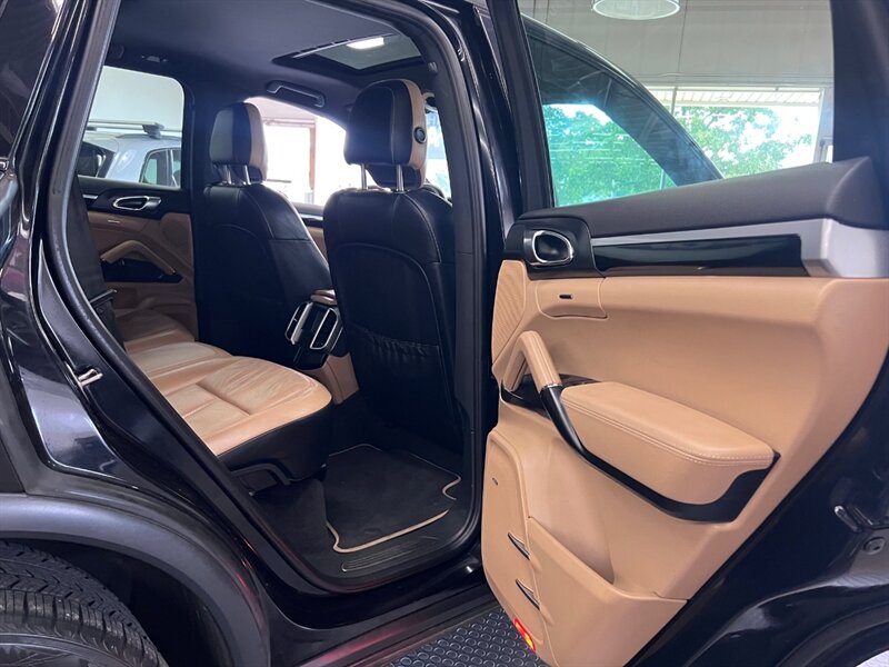 2014 Porsche Cayenne Platinum Edition Diesel photo 43