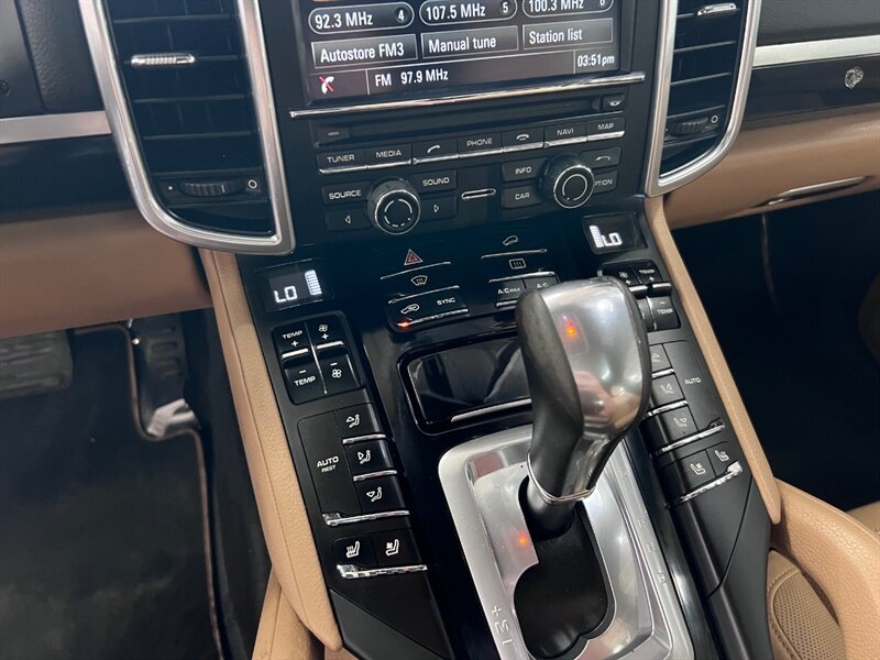 2014 Porsche Cayenne Platinum Edition Diesel photo 27