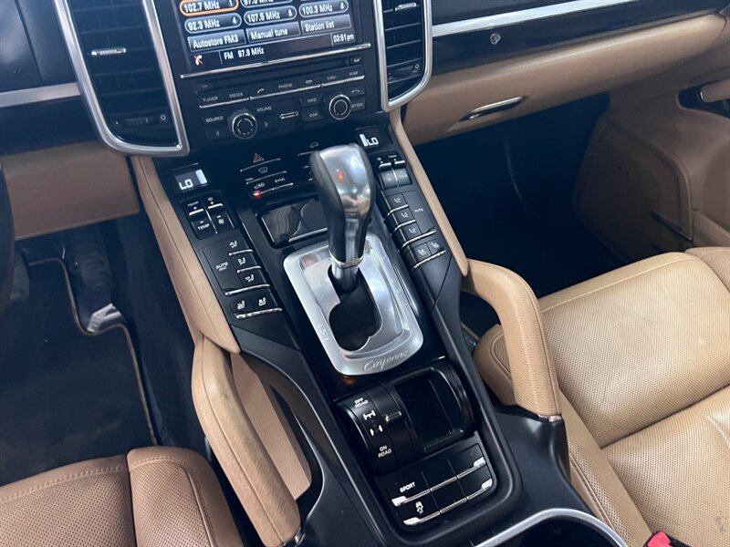 2014 Porsche Cayenne Platinum Edition Diesel photo 28