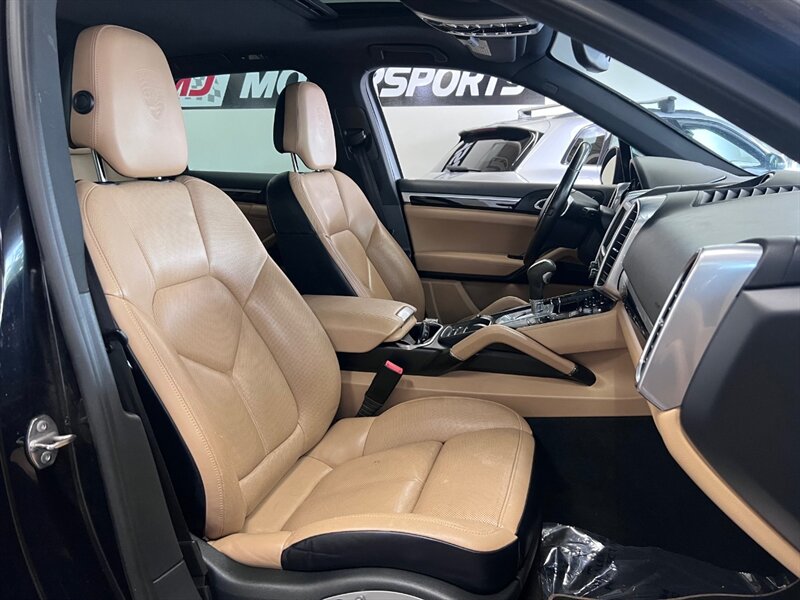 2014 Porsche Cayenne Platinum Edition Diesel photo 42