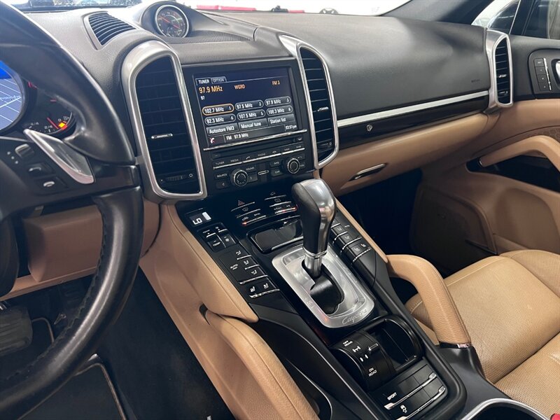 2014 Porsche Cayenne Platinum Edition Diesel photo 29
