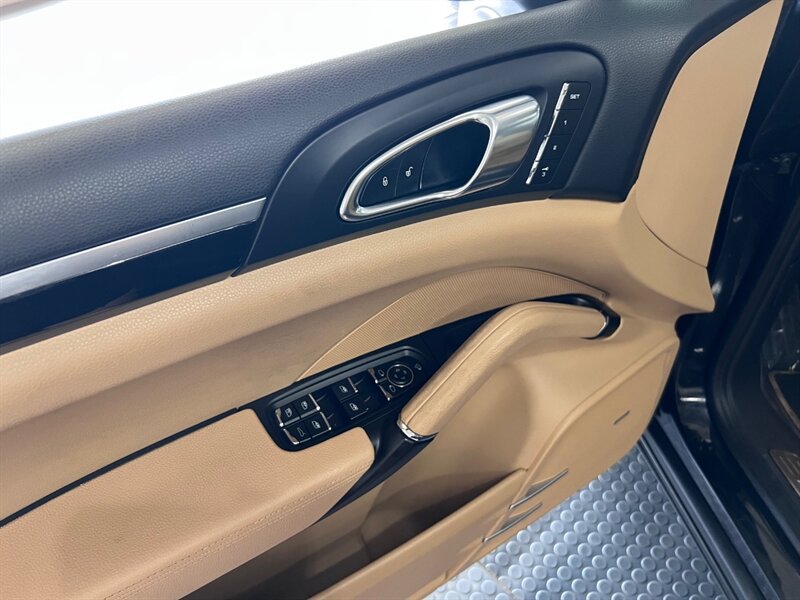 2014 Porsche Cayenne Platinum Edition Diesel photo 19