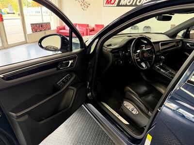 2020 Porsche Macan S   - Photo 29 - Grand Rapids, MI 49548