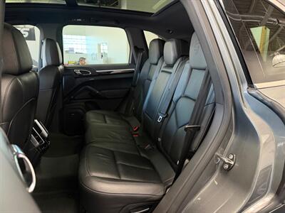 2014 Porsche Cayenne Platinum Diesel   - Photo 43 - Grand Rapids, MI 49548