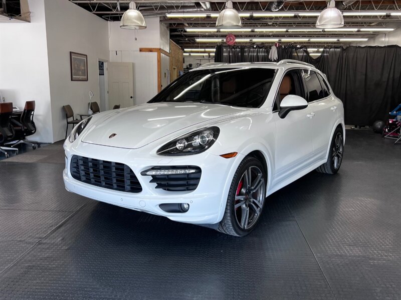 2014 Porsche Cayenne GTS photo 3