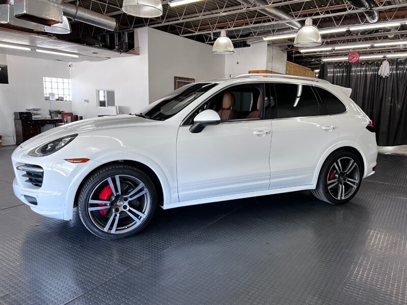 2014 Porsche Cayenne GTS photo 6