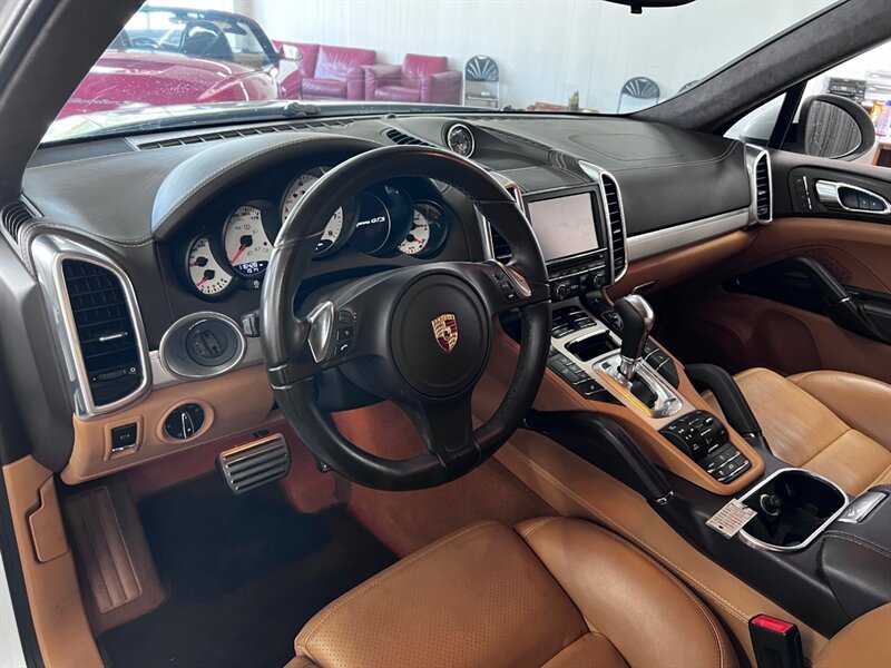 2014 Porsche Cayenne GTS photo 24