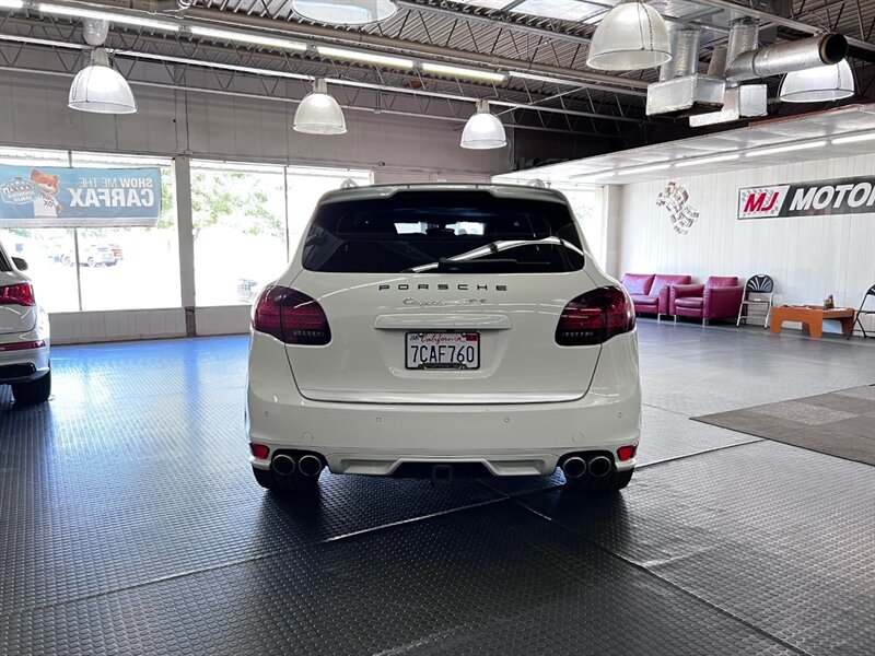 2014 Porsche Cayenne GTS photo 10