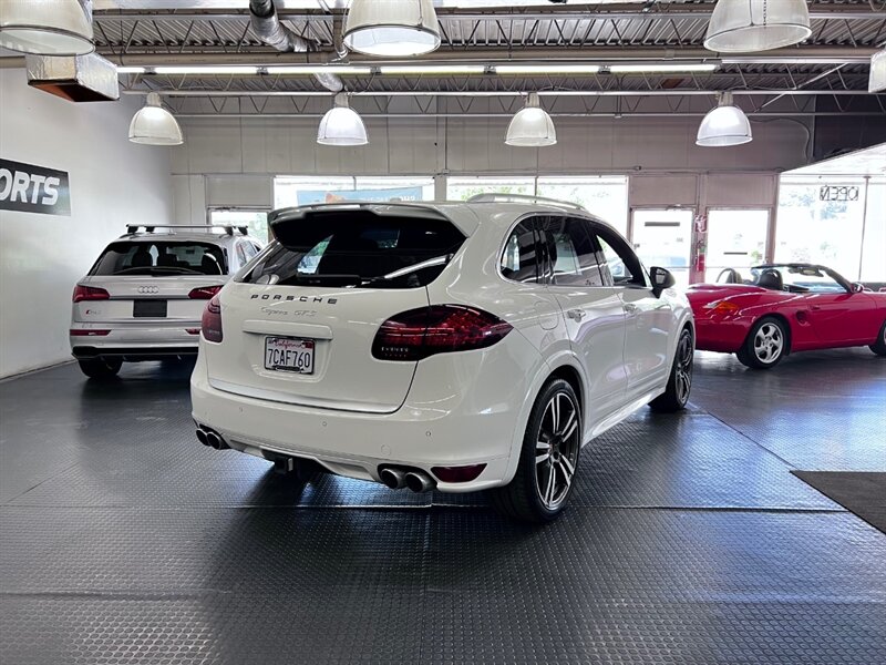 2014 Porsche Cayenne GTS photo 12