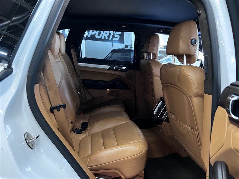 2014 Porsche Cayenne GTS photo 49