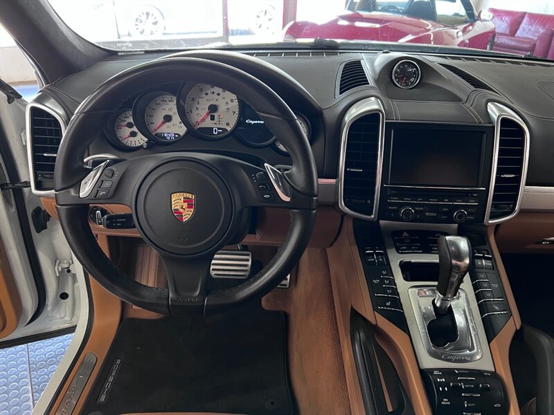 2014 Porsche Cayenne GTS photo 27