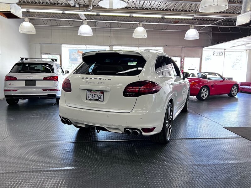 2014 Porsche Cayenne GTS photo 11