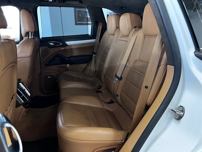 2014 Porsche Cayenne GTS photo 53