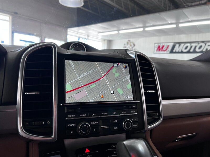 2014 Porsche Cayenne GTS photo 35