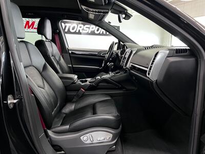 2016 Porsche Cayenne S   - Photo 37 - Grand Rapids, MI 49548