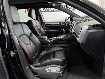 2016 Porsche Cayenne S   - Photo 38 - Grand Rapids, MI 49548