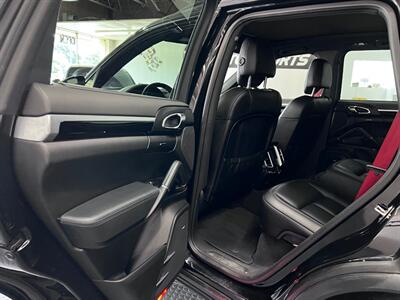 2016 Porsche Cayenne S   - Photo 45 - Grand Rapids, MI 49548